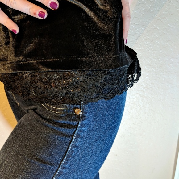 NWT Liquid by Sioni black Velvet/lace hem top - Picture 5 of 7